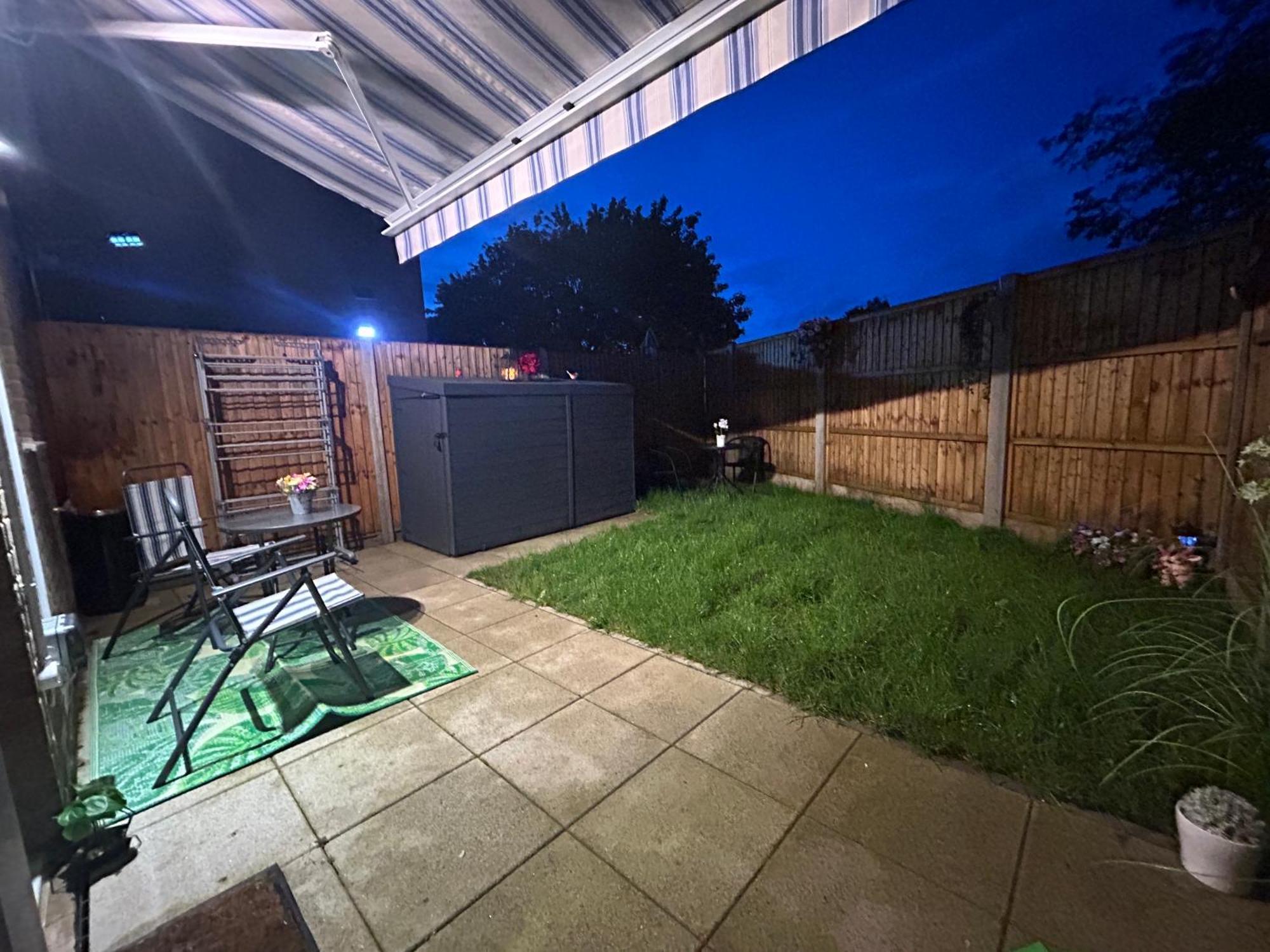 Comfortable Double Room & Single Room In Vibrant Hatfield Neighbourhood Exterior photo